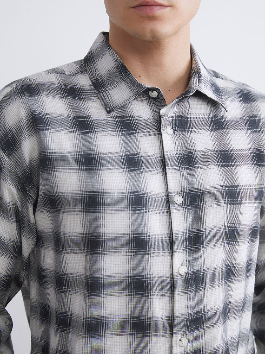 Relaxed Fit Long Sleeve Plaid Men's Flannel Shirt-2