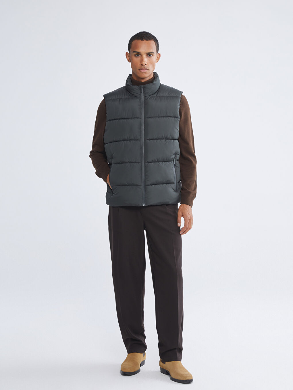 Man KHAKI Puffer Gilet-1