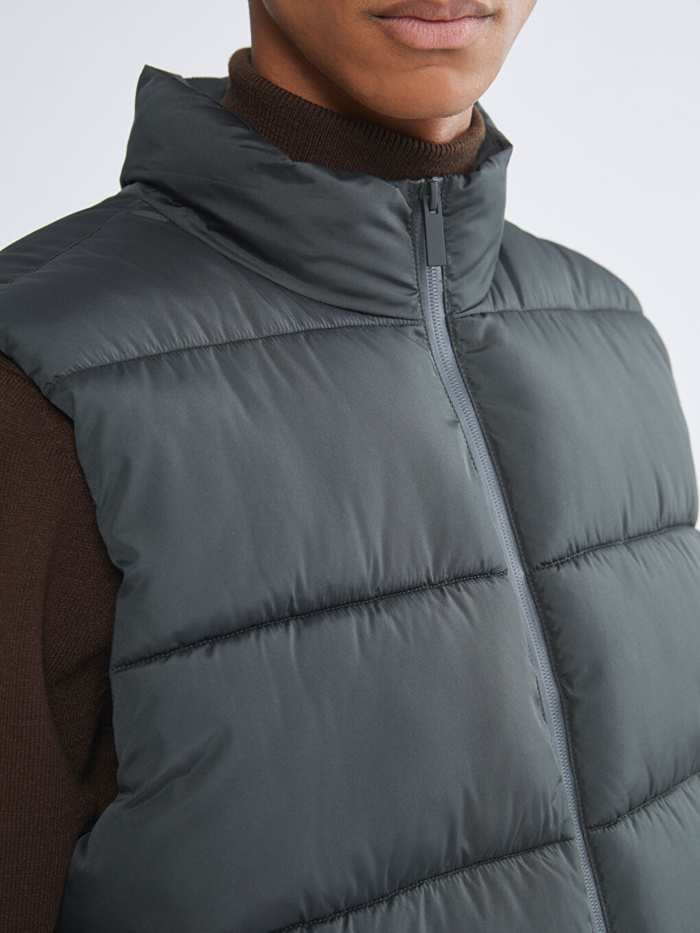 Man KHAKI Puffer Gilet-2