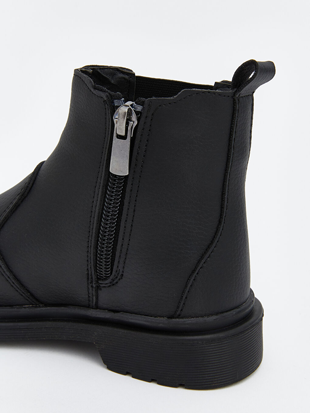 Siyah Deri Görünümlü Erkek Çocuk Bot-4