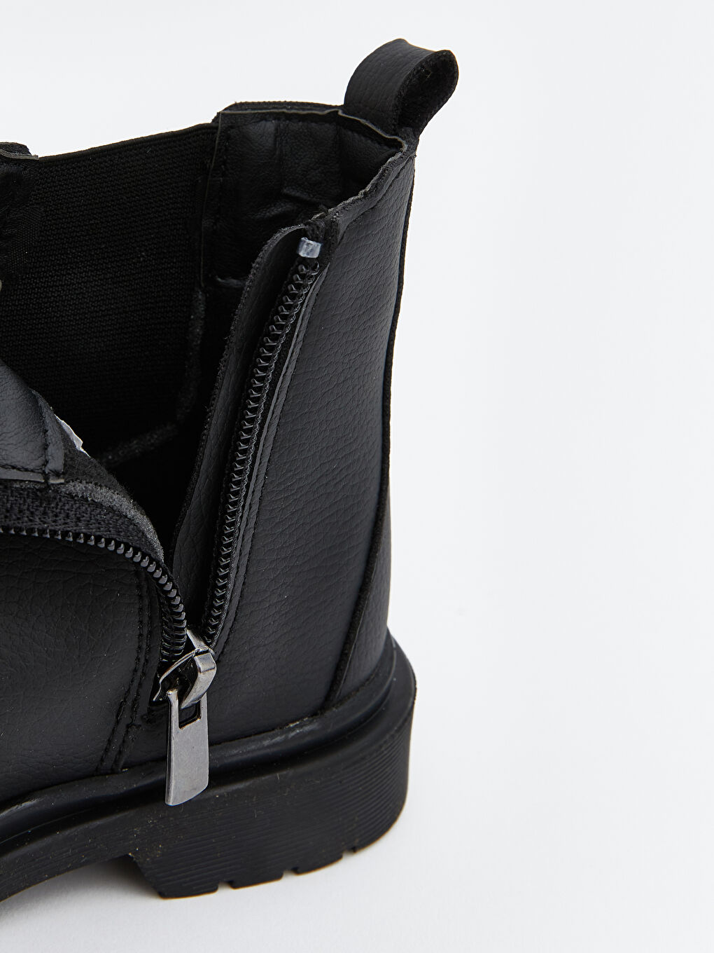 Siyah Deri Görünümlü Erkek Çocuk Bot-6