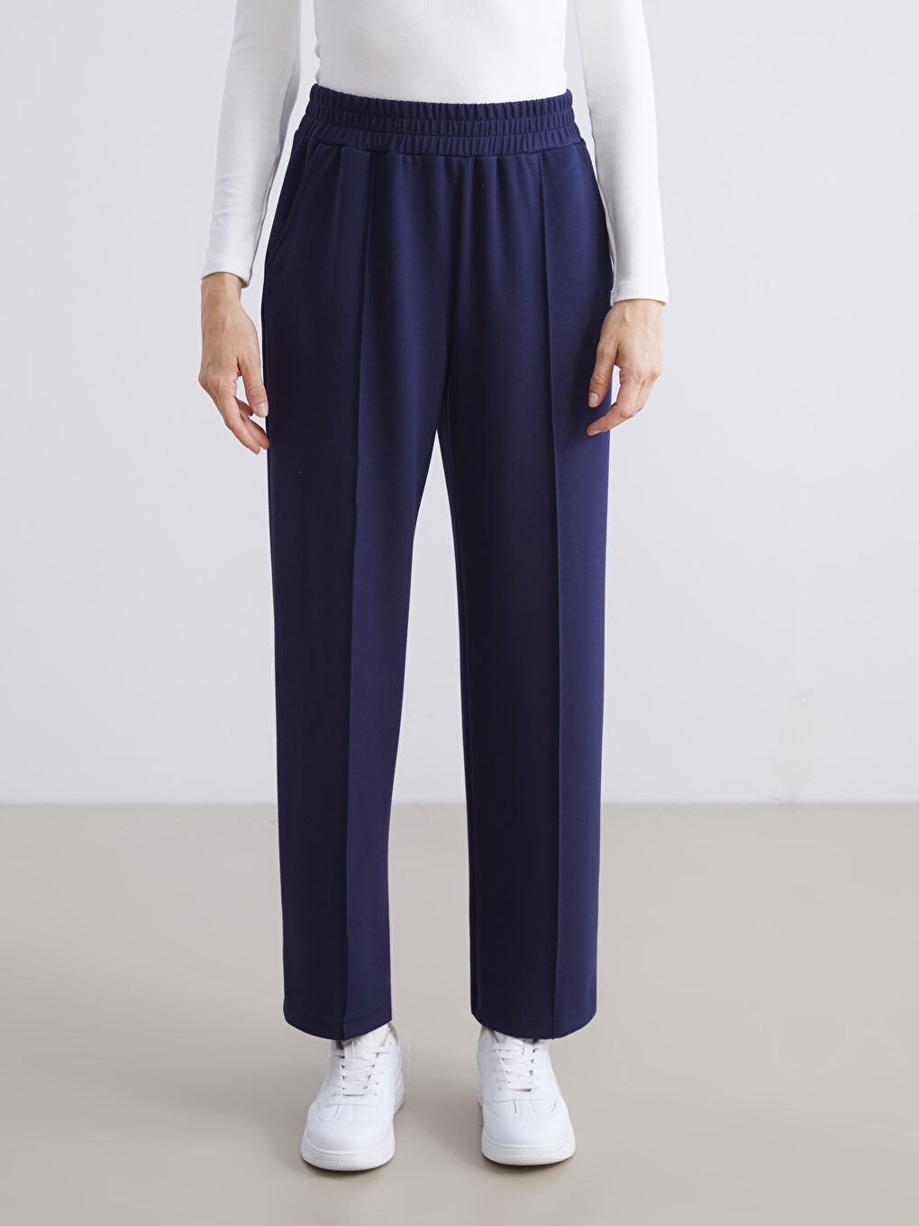 Women's Sweatpants with Elastic Waist-1
