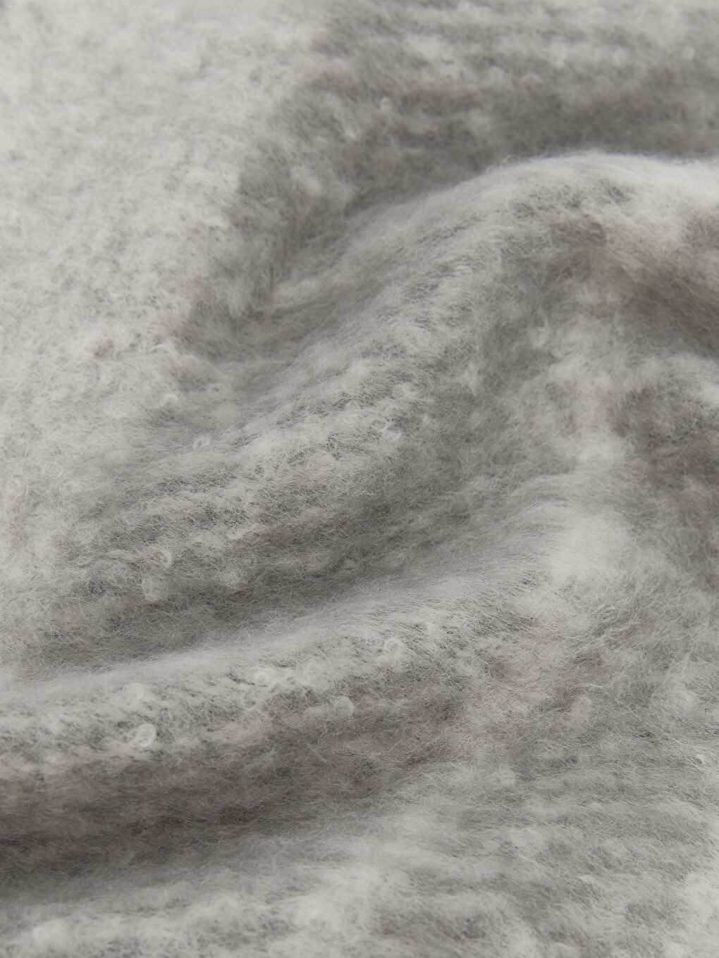 Gri Püsküllü Kadın Atkı-2