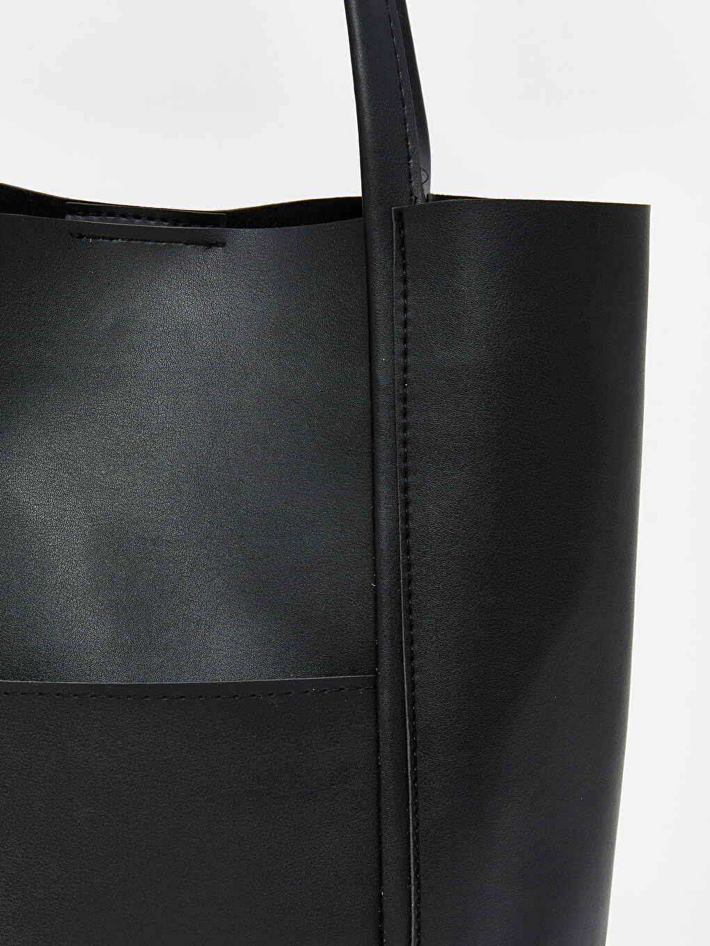 Siyah Deri Görünümlü Kadın Omuz Çantası-2