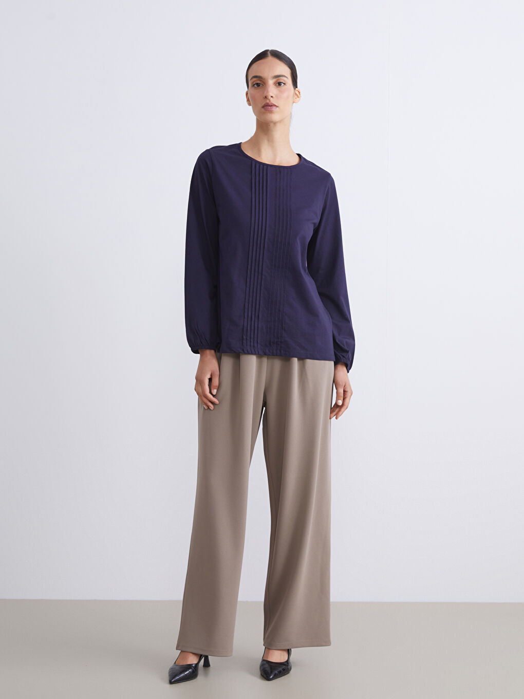 Lacivert Bisiklet Yaka Dekoratif Dikiş Detaylı Bluz-1