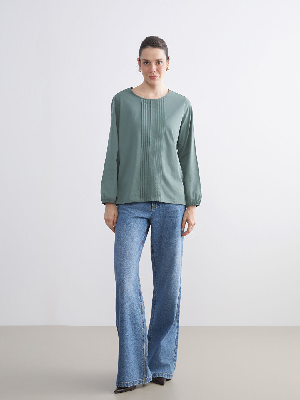 Yeşil Bisiklet Yaka Dekoratif Dikiş Detaylı Bluz-1