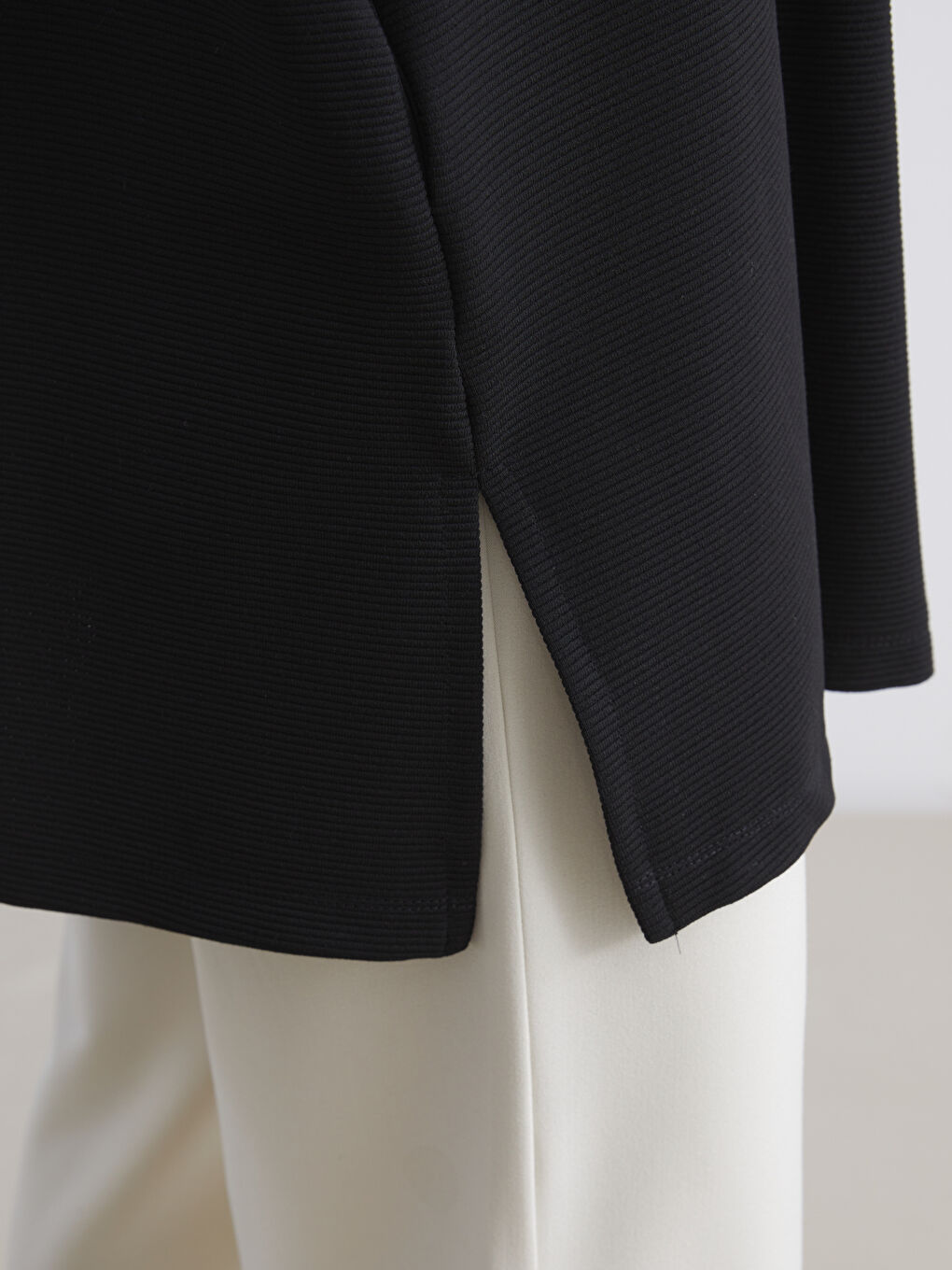 Siyah Bisiklet Yaka Kadın Hırka-2