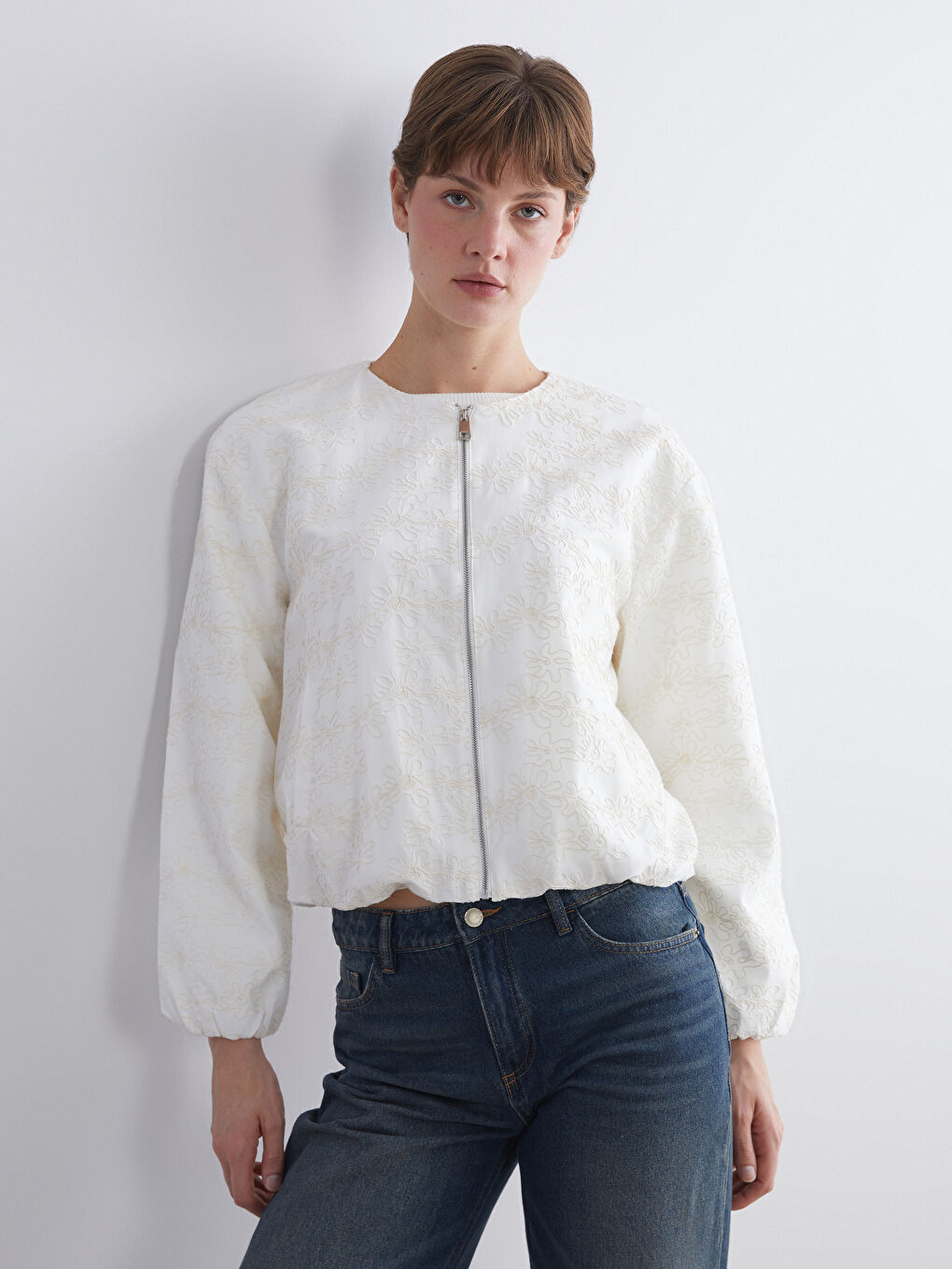 Ekru Bisiklet Yaka Nakışlı Kadın Ceket