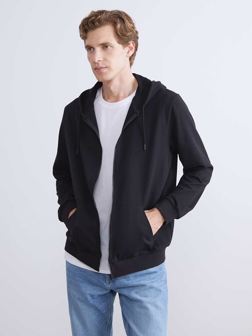 Siyah Kapüşonlu Uzun Kollu Erkek Fermuarlı Sweatshirt