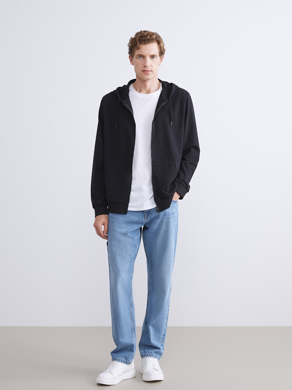 Siyah Kapüşonlu Uzun Kollu Erkek Fermuarlı Sweatshirt-1