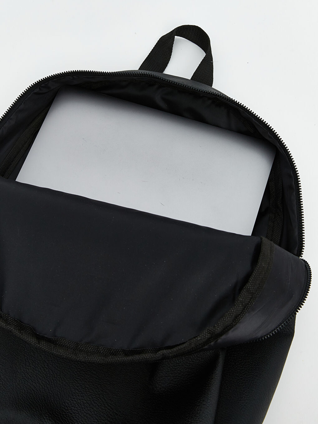 Siyah Deri Görünümlü Erkek Sırt Çantası-3