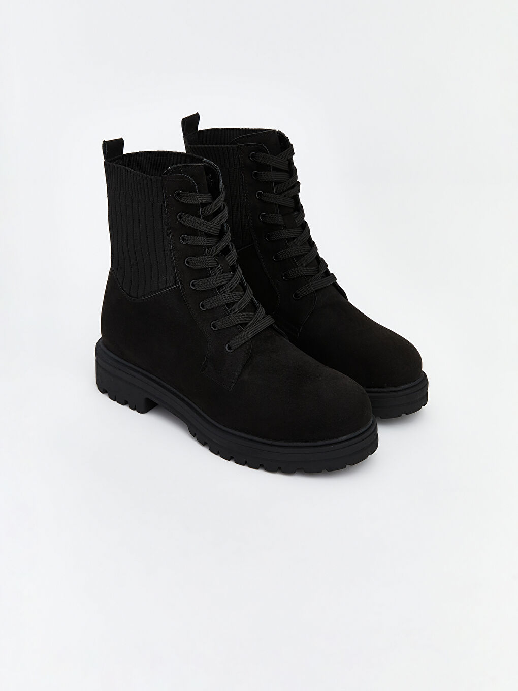 Siyah Süet Görünümlü Bağcıklı Kadın Bot