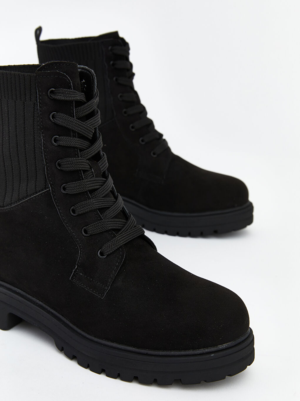 Siyah Süet Görünümlü Bağcıklı Kadın Bot-2