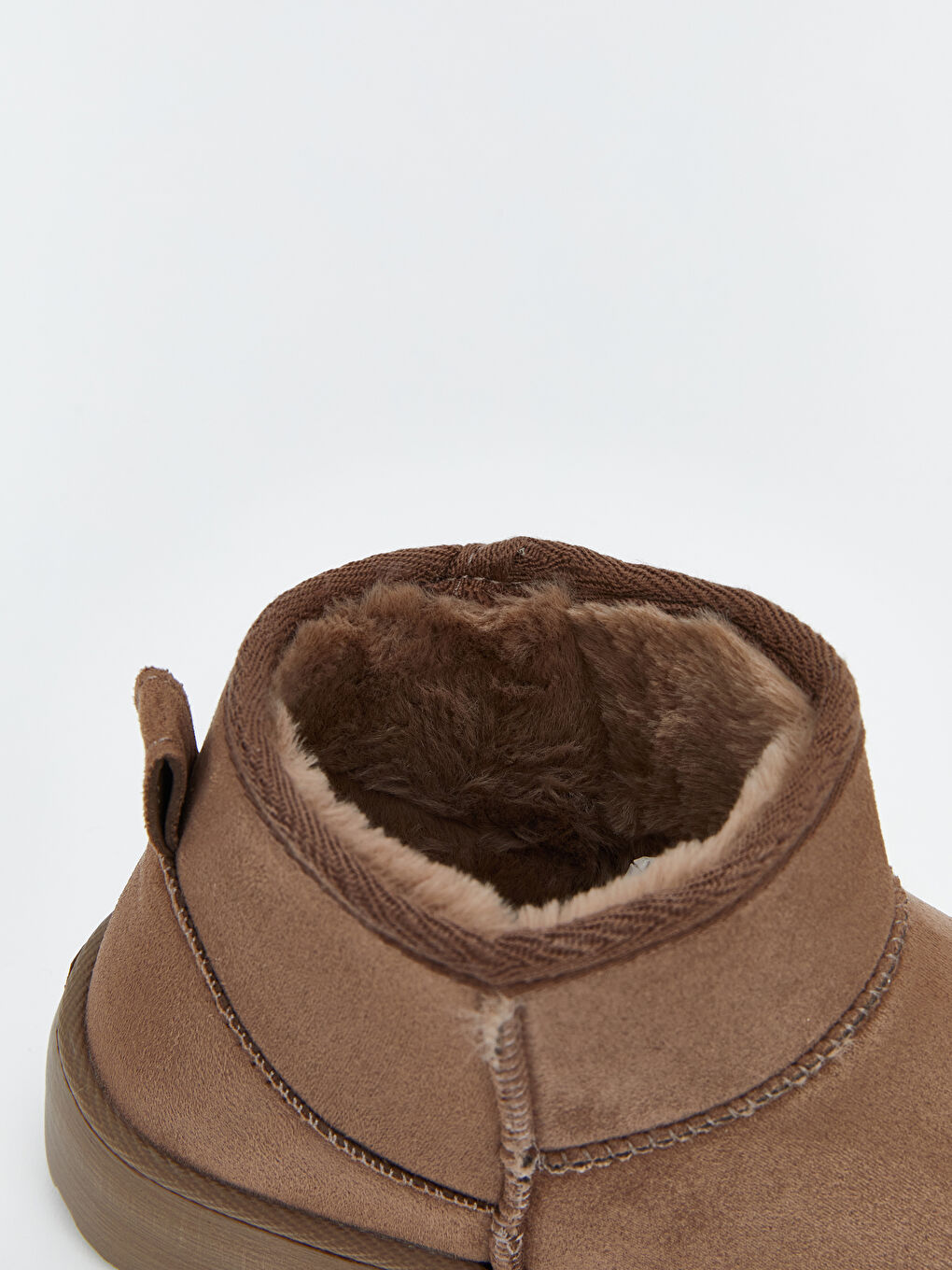 Bej Süet Görünümlü Kadın Bot-5