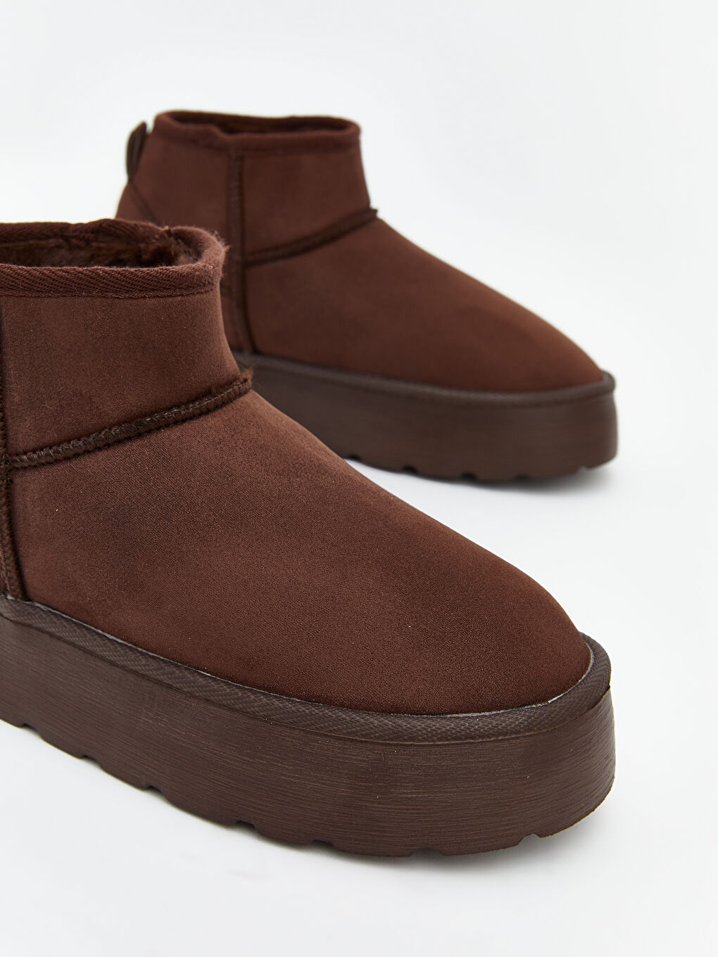 Kahverengi Süet Görünümlü Kadın Bot-2