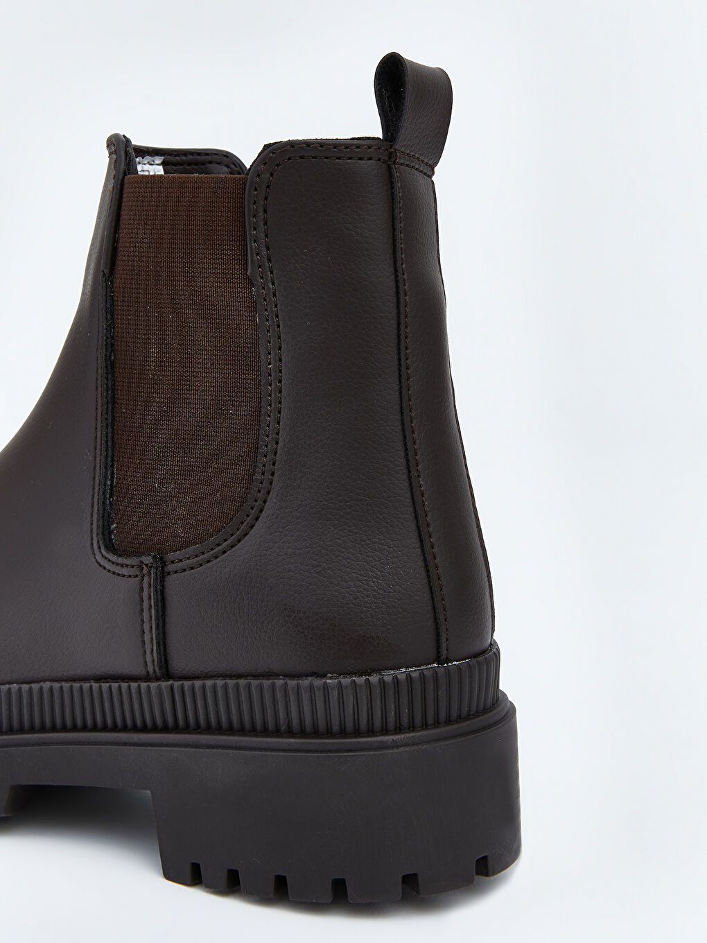 Kahverengi Deri Görünümlü Kadın Bot-4