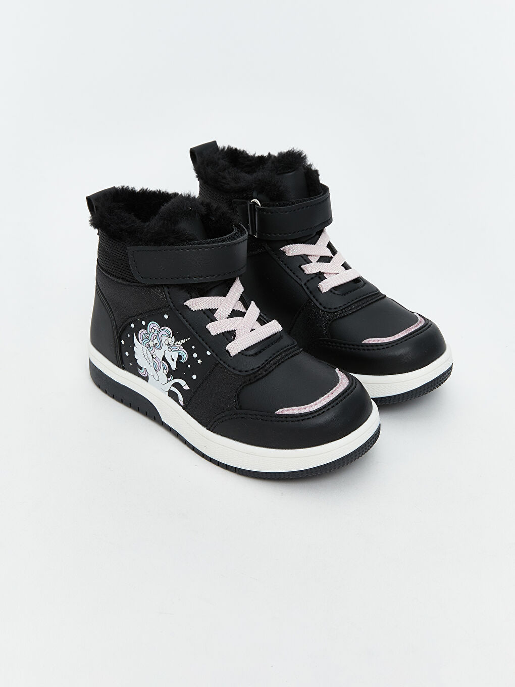 Siyah Bağcık ve Cırt Cırtlı Kız Çocuk Bot