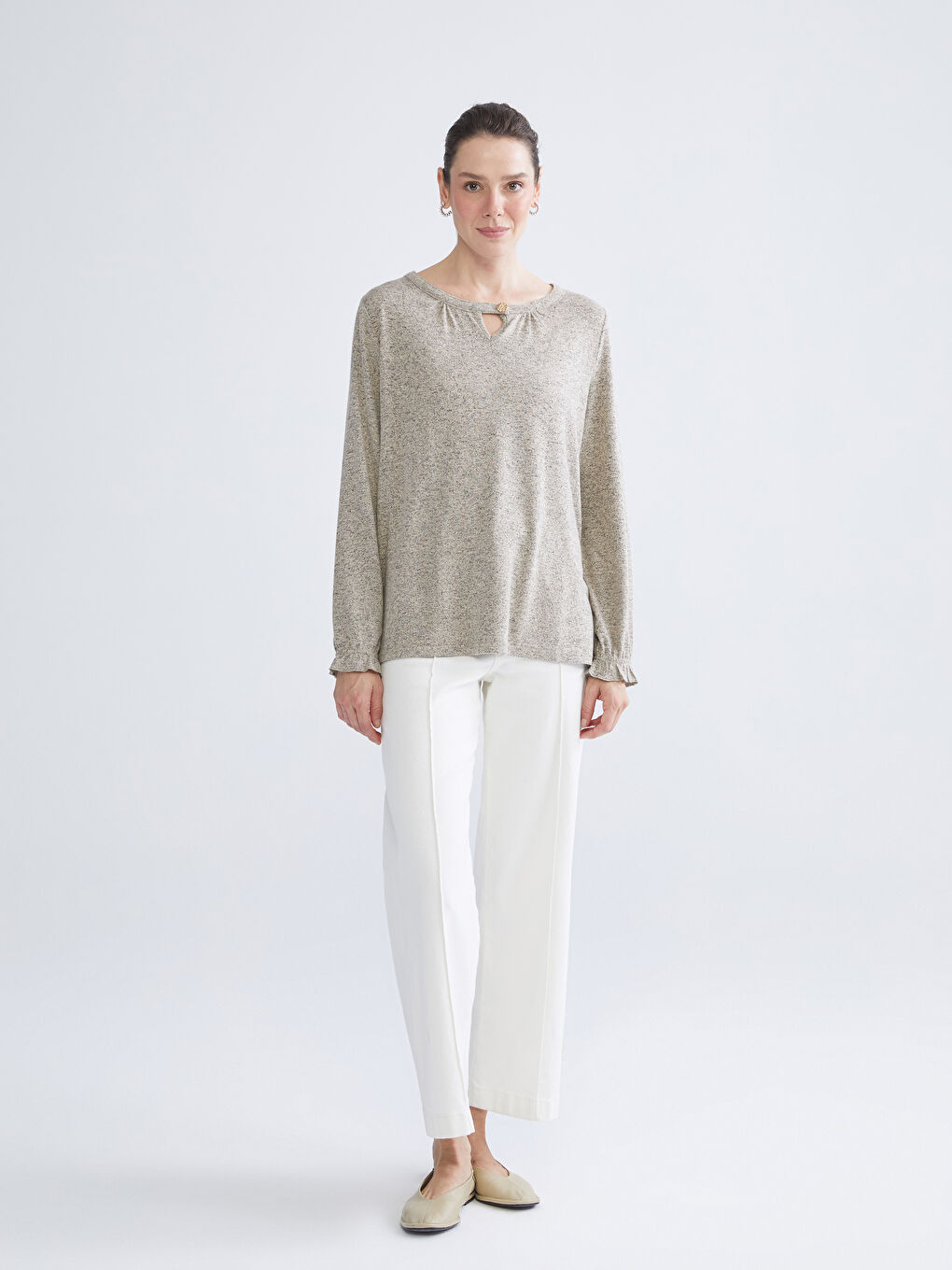 Bej Bisiklet Yaka Fırfırlı Bluz-1