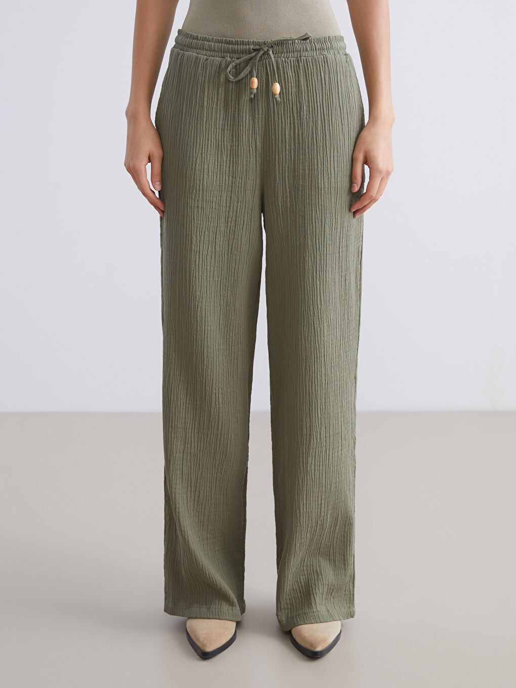 Haki Büyük Beden Beli Lastikli Dokulu Müslin Kadın Pantolon-2