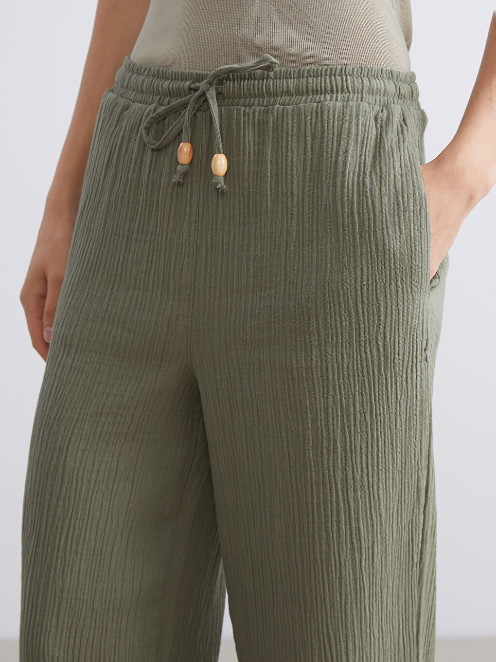 Haki Büyük Beden Beli Lastikli Dokulu Müslin Kadın Pantolon-3