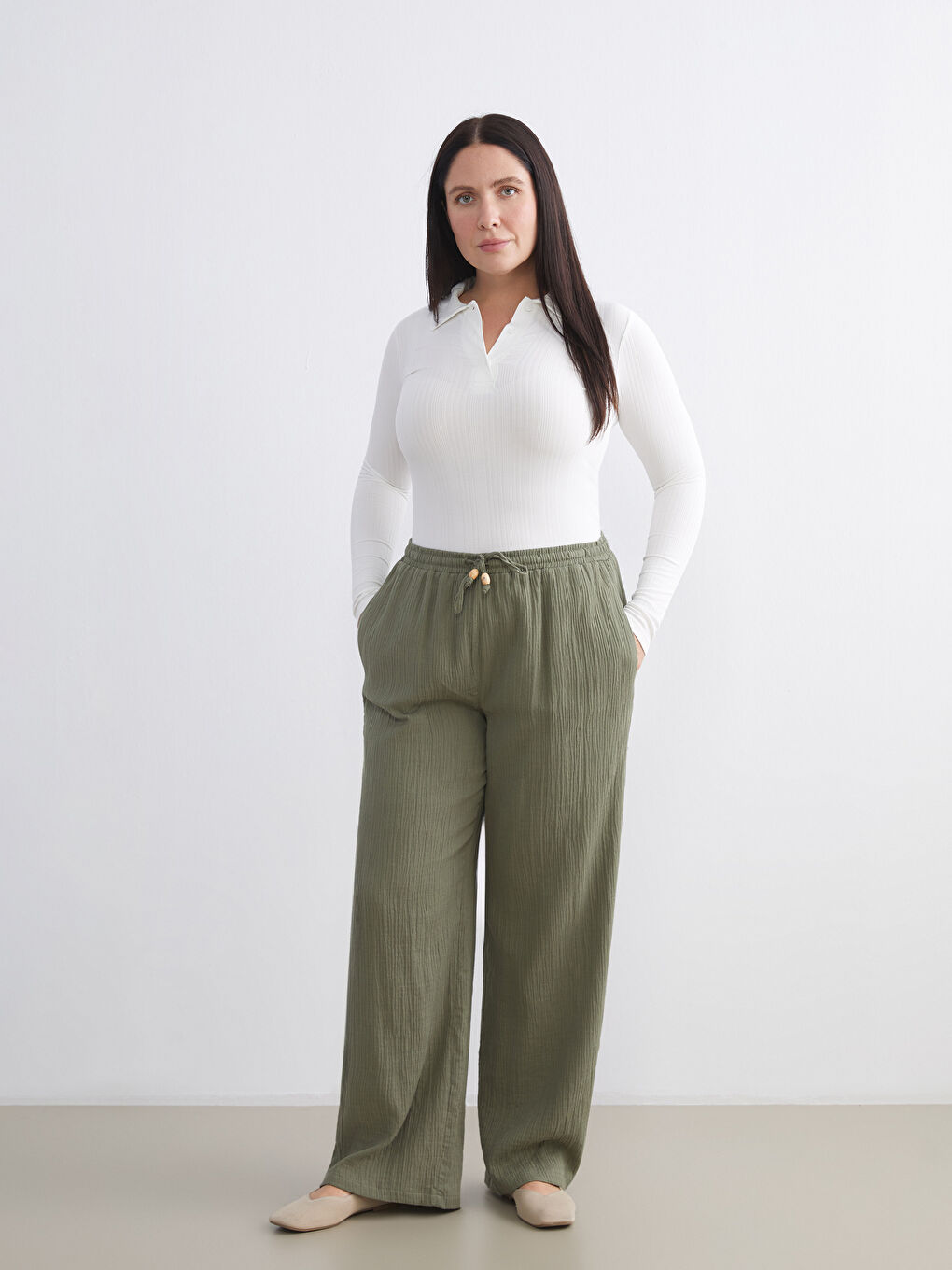 Haki Büyük Beden Beli Lastikli Dokulu Müslin Kadın Pantolon-1