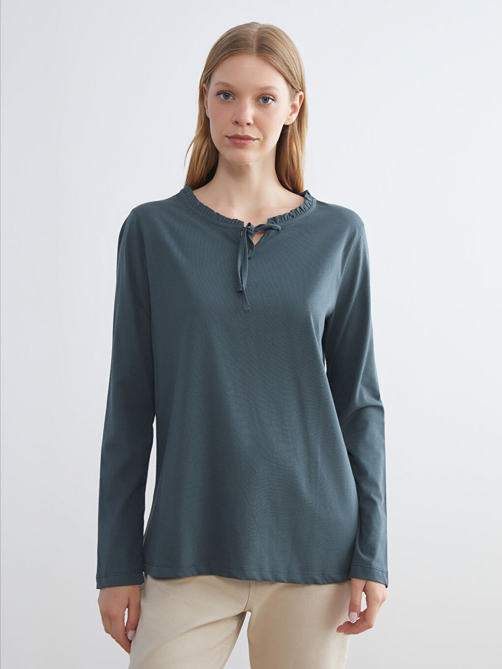 Yeşil Fırfırlı Bağlamalı Yaka Bluz