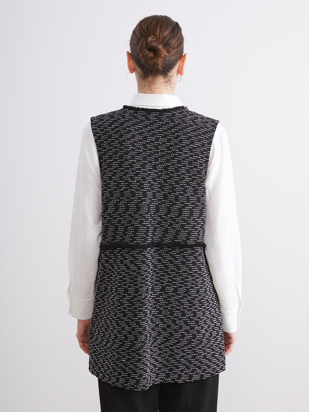 Siyah Bisiklet Yaka Desenli Kadın Yelek-3