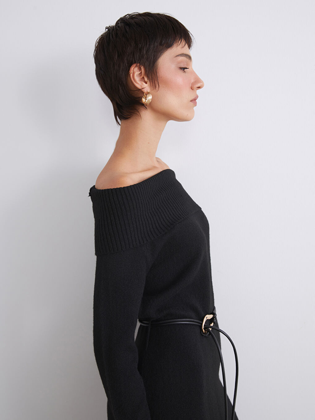 Slash Neck Belted Knitwear Dress-2