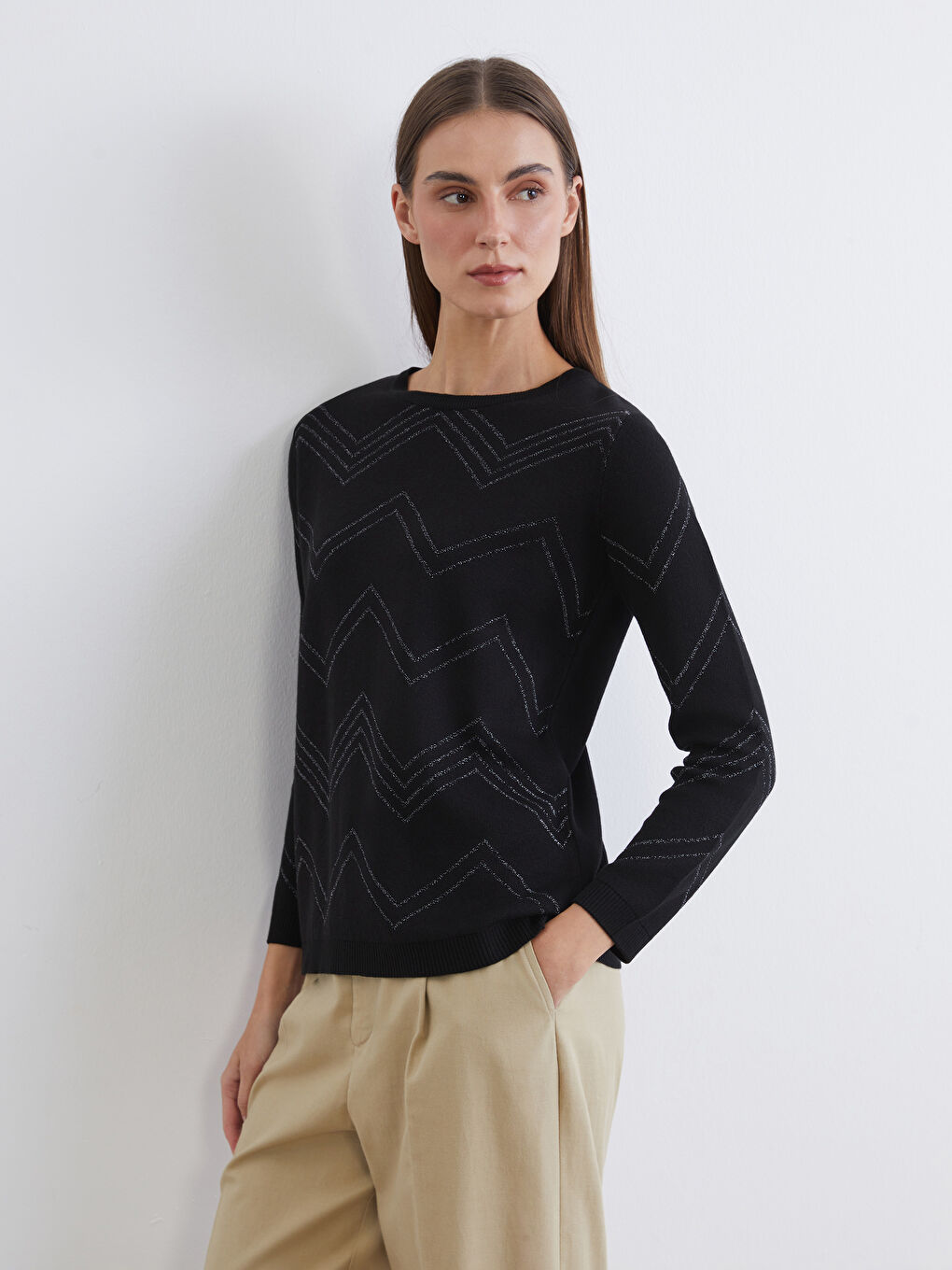 Siyah Bisiklet Yaka Desenli Kadın Triko Kazak