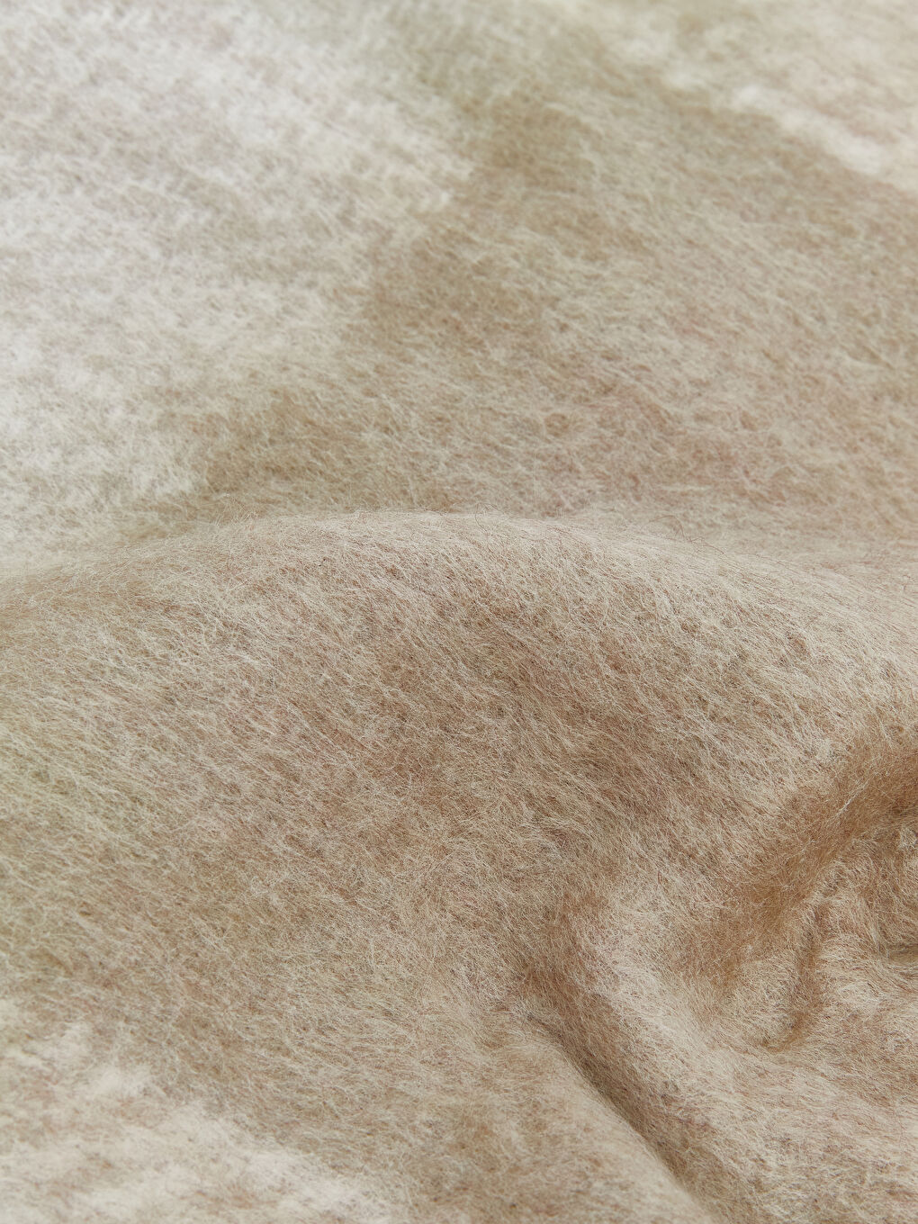 Bej Püsküllü Kadın Atkı-2