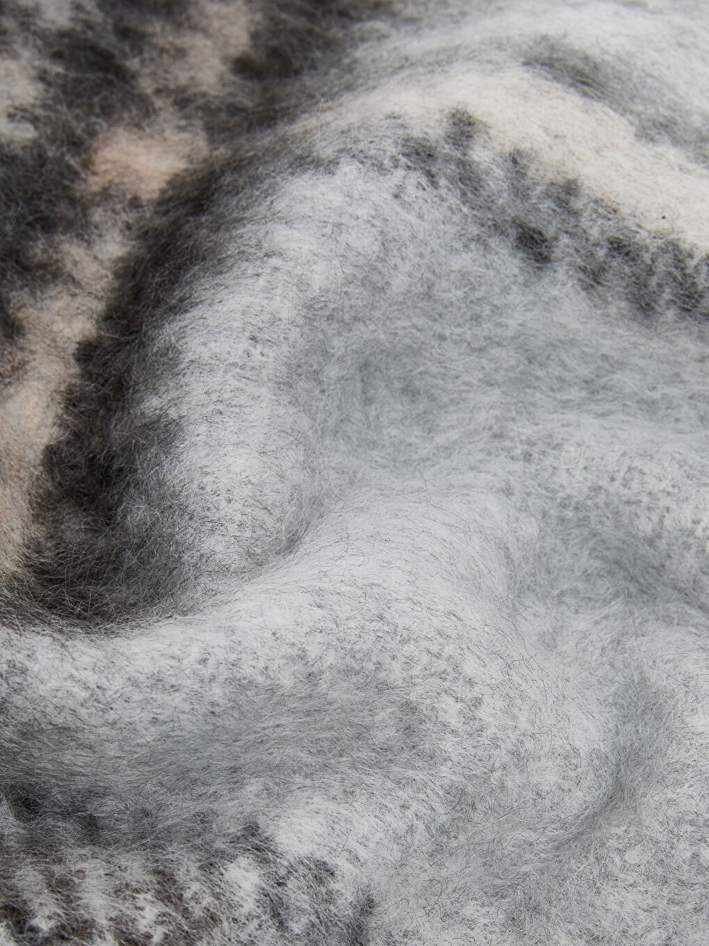 Pembe Püskül Detaylı Ekose Desenli Kadın Atkı-2