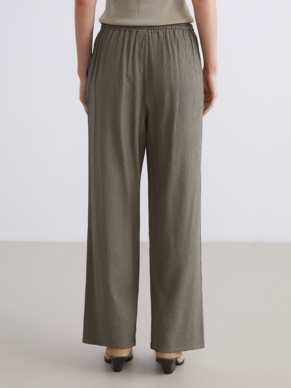 Haki Beli Lastikli Dokulu Kadın Pantolon-4