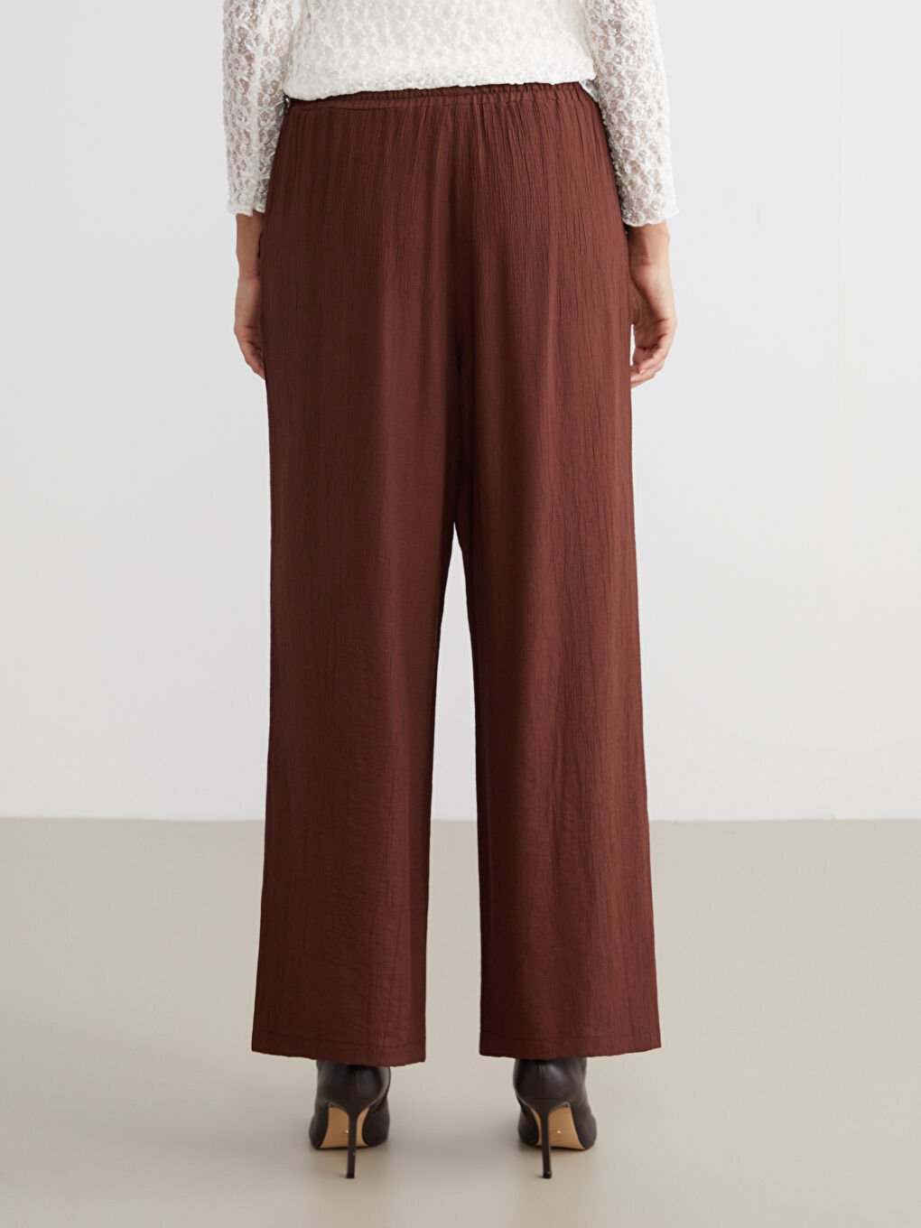 Kahverengi Beli Lastikli Dokulu Kadın Pantolon-4