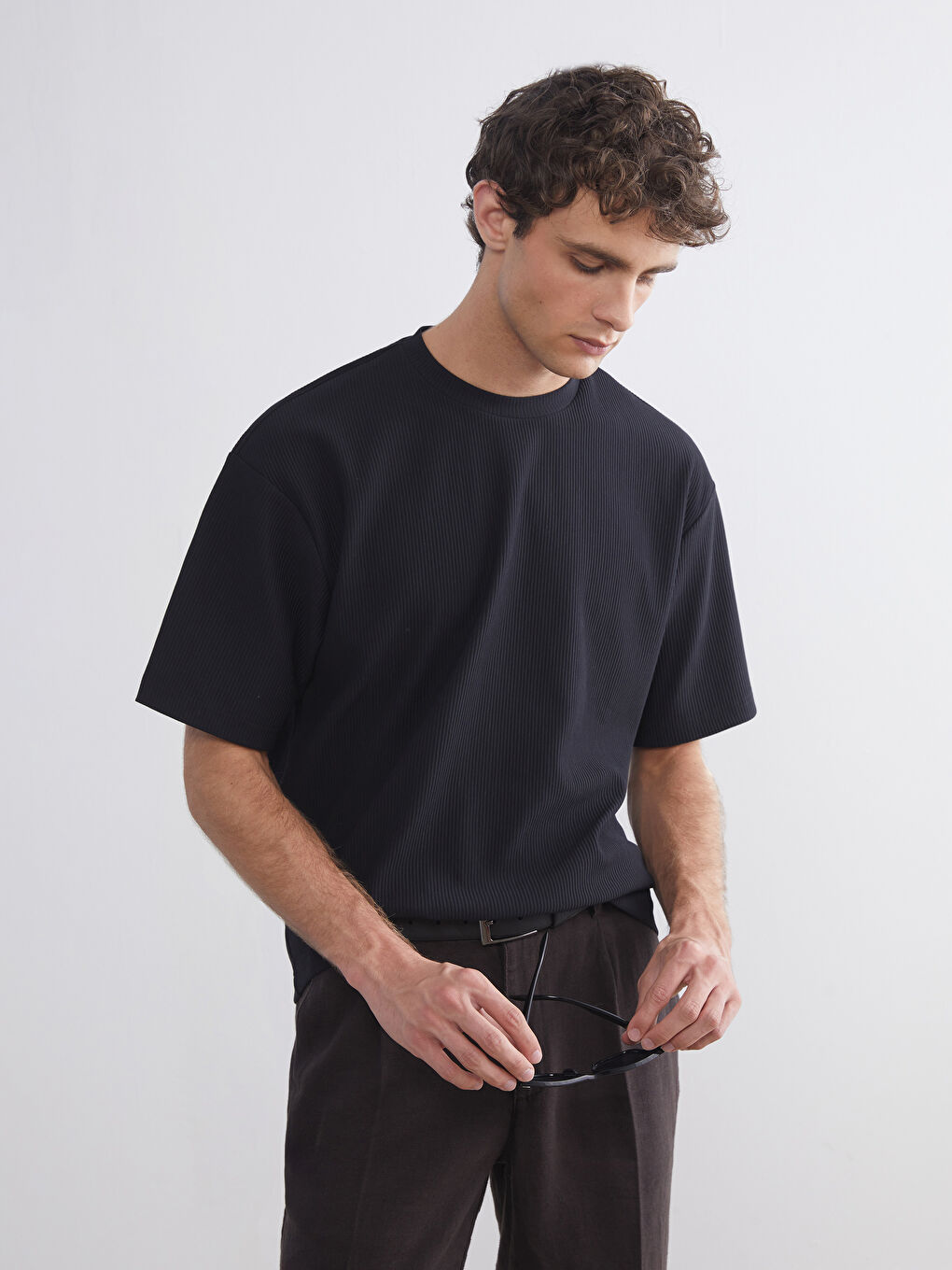 Siyah Bisiklet Yaka Erkek Tişört