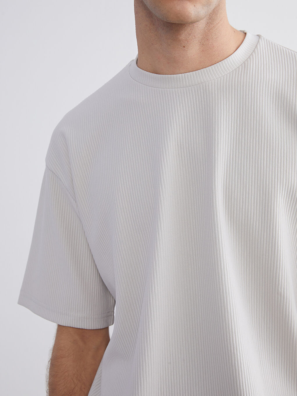 Bej Bisiklet Yaka Erkek Tişört-2