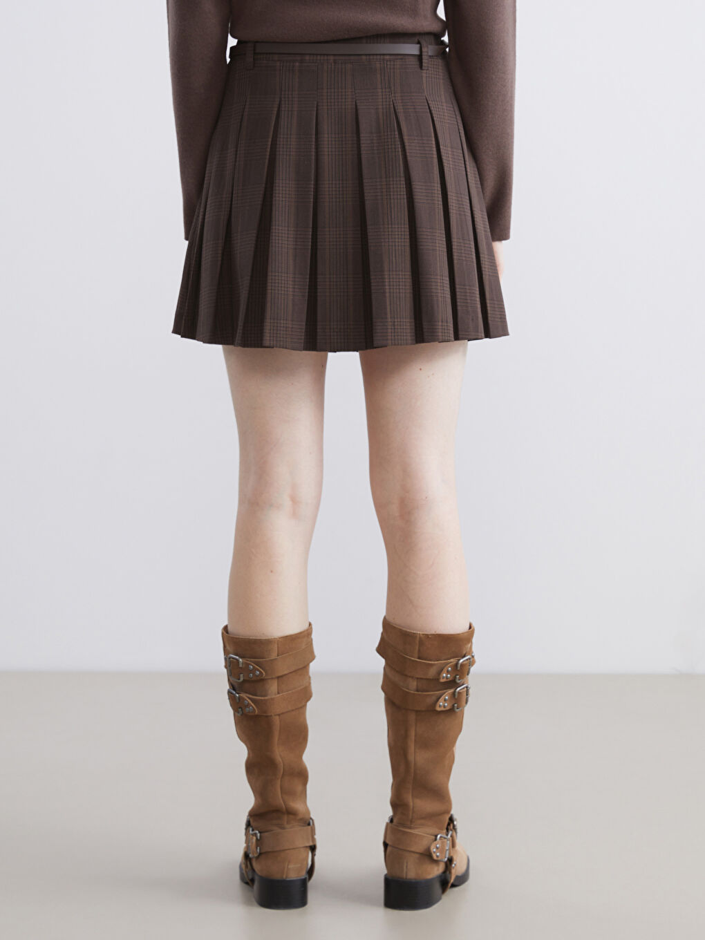 Kahverengi Beli Kemerli Ekose Pileli Mini Etek-4