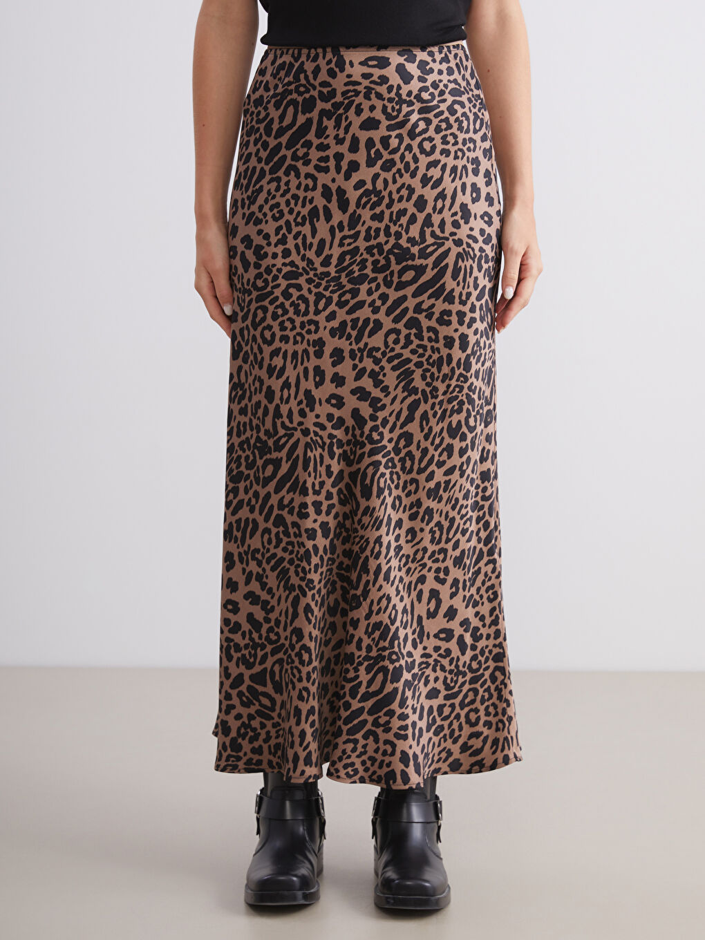 Kahverengi Beli Lastikli Leopar Desenli Saten Etek-1