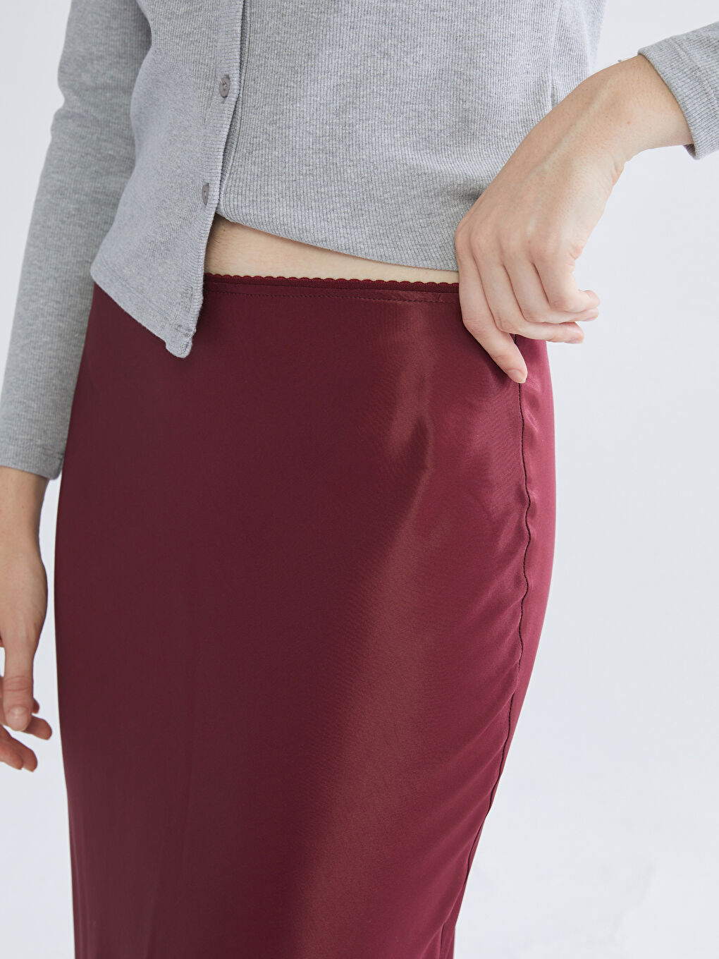 Bordo Beli Lastikli Volanlı Saten Etek-2