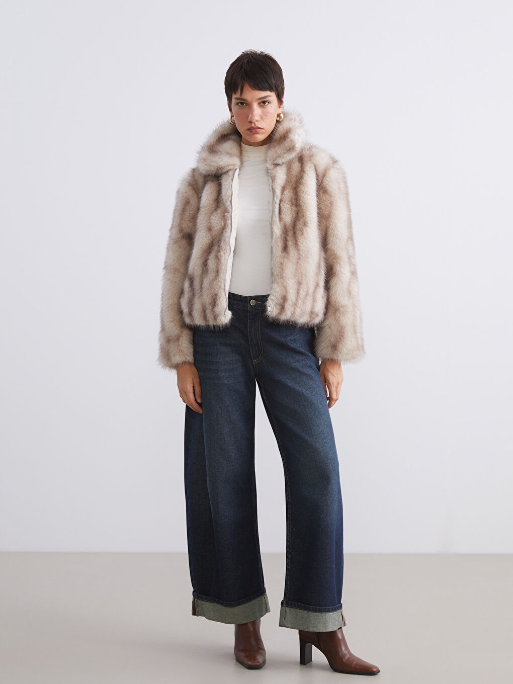 Bej Dik Yaka Kadın Kürk Mont-1