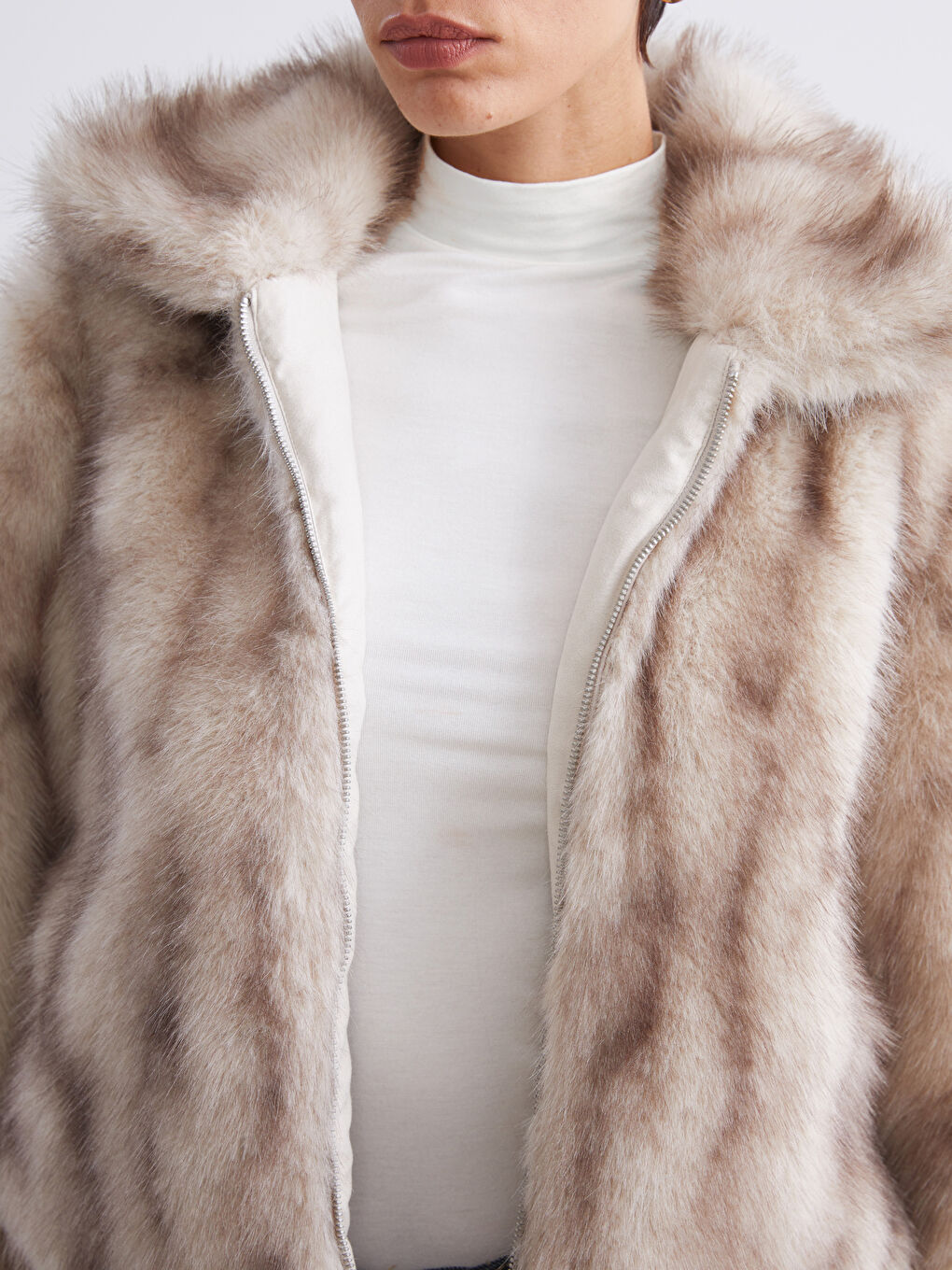 Bej Dik Yaka Kadın Kürk Mont-2