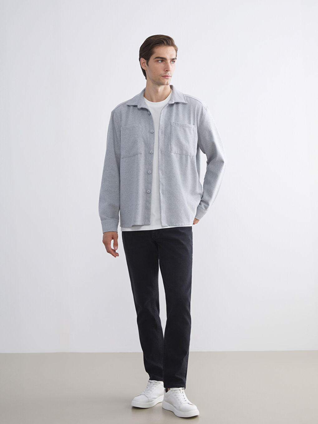 Gri Cep Detaylı Uzun Kollu Gömlek-1