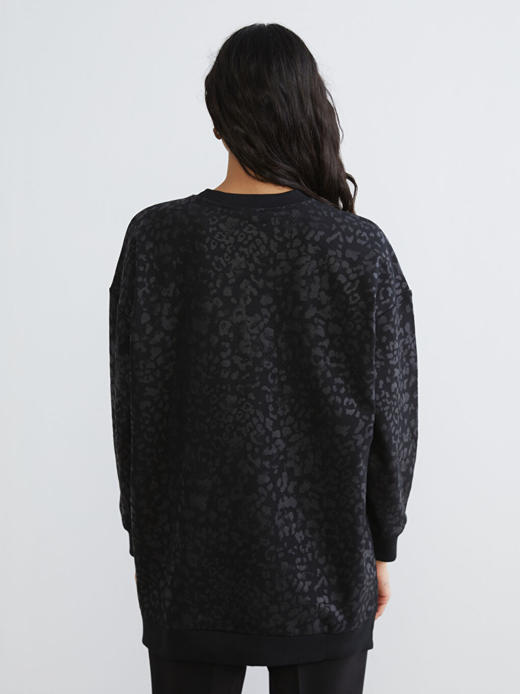 Siyah Leopar Desenli Oversize Kadın Sweatshirt Tunik-3
