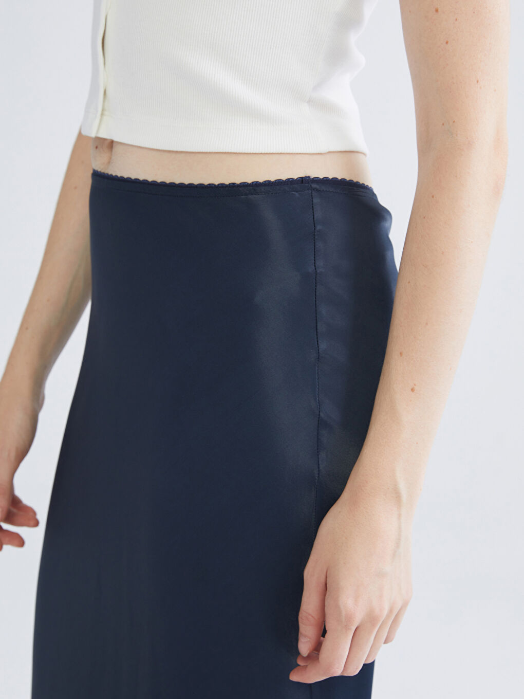 XSIDE Elastic Waist Ruffled Satin Skirt -W5J413Z8-CSH