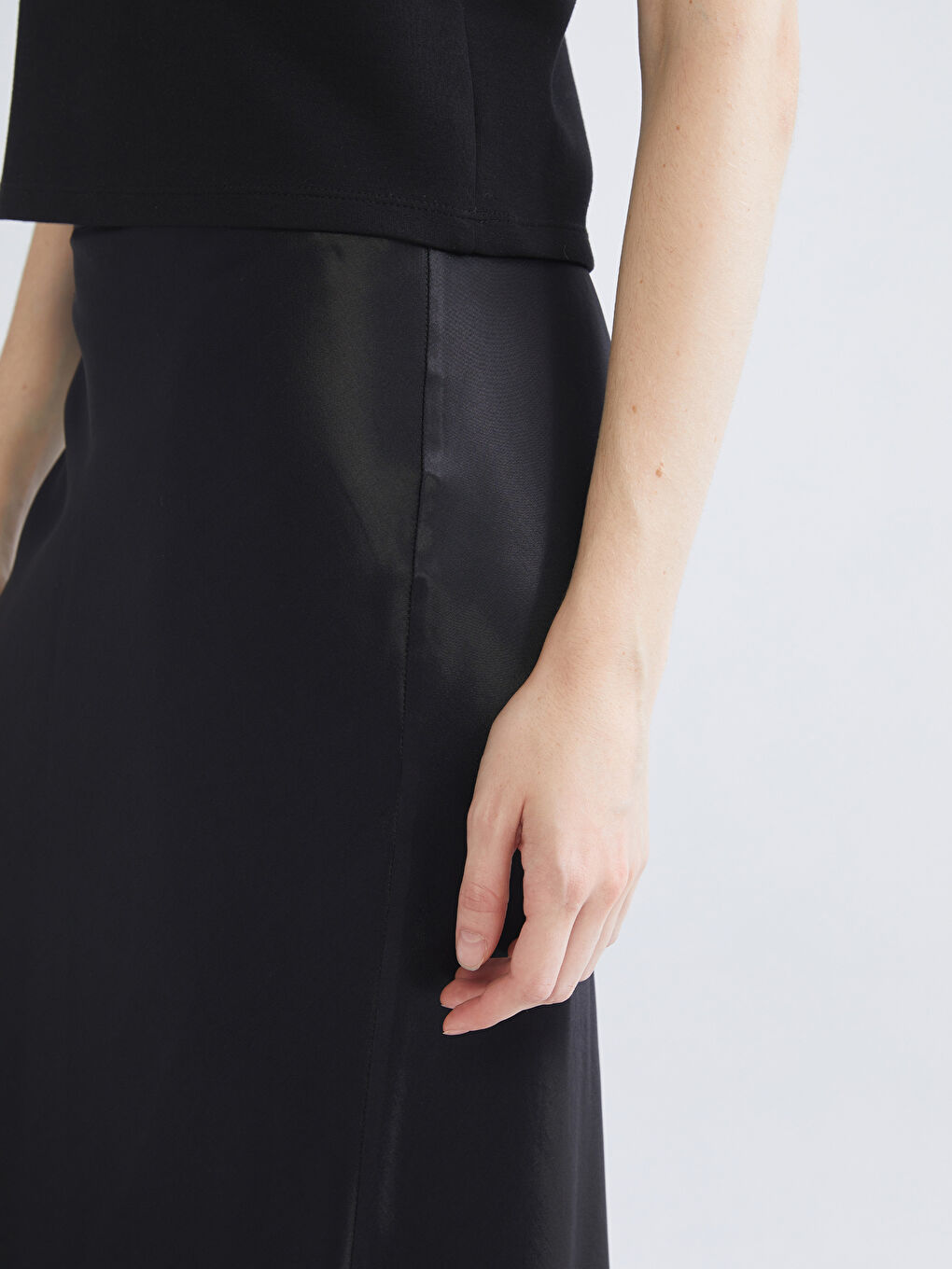 XSIDE Elastic Waist Ruffled Satin Skirt -W5J413Z8-CVL