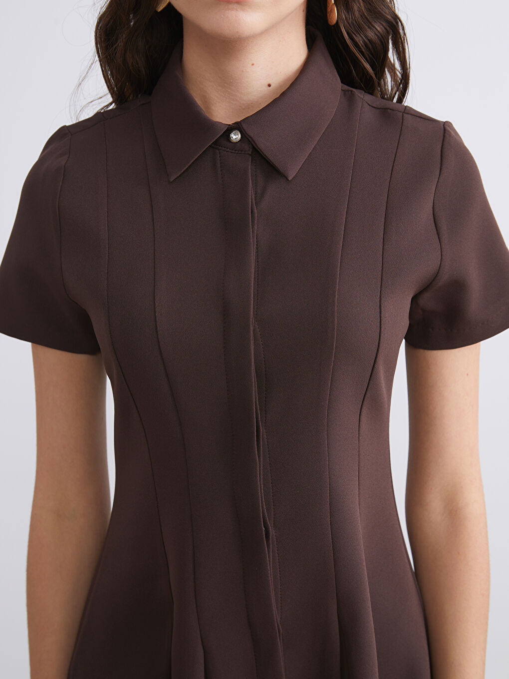 Kahverengi Gömlek Yaka Pileli Mini Elbise-4