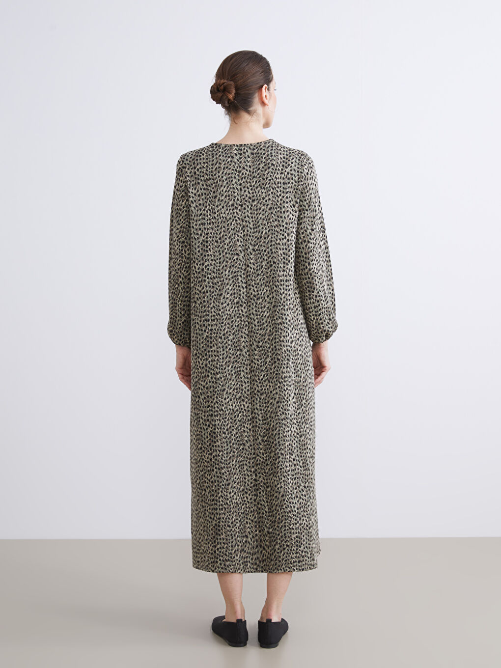 Plus Size Crew Neck Patterned Dress-4