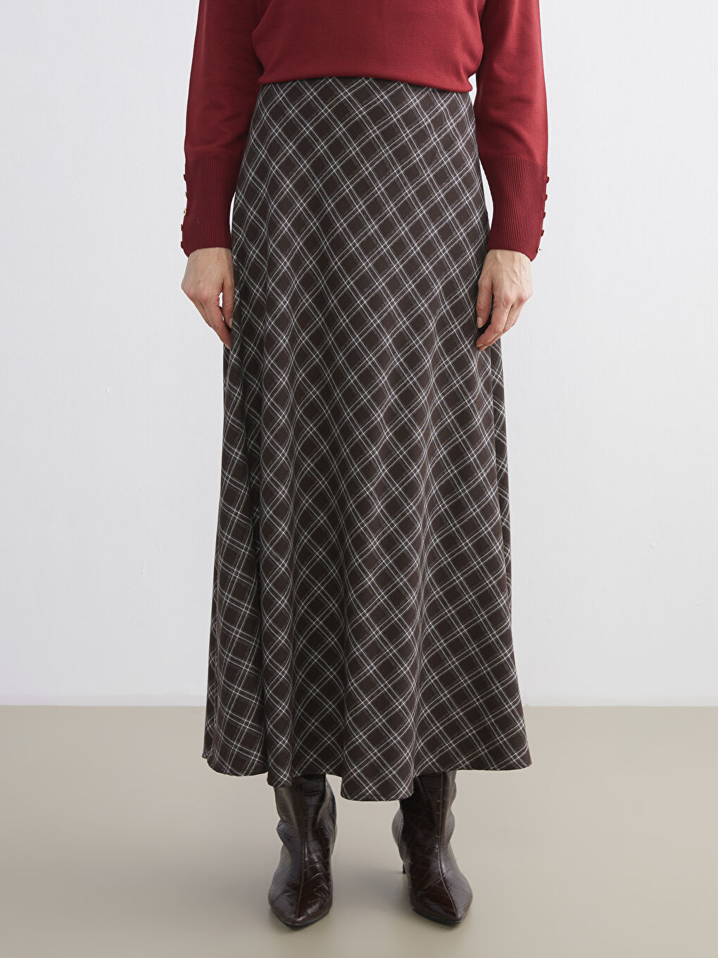 Kahverengi Beli Fermuarlı Baklava Desenli A Kesim Etek-1