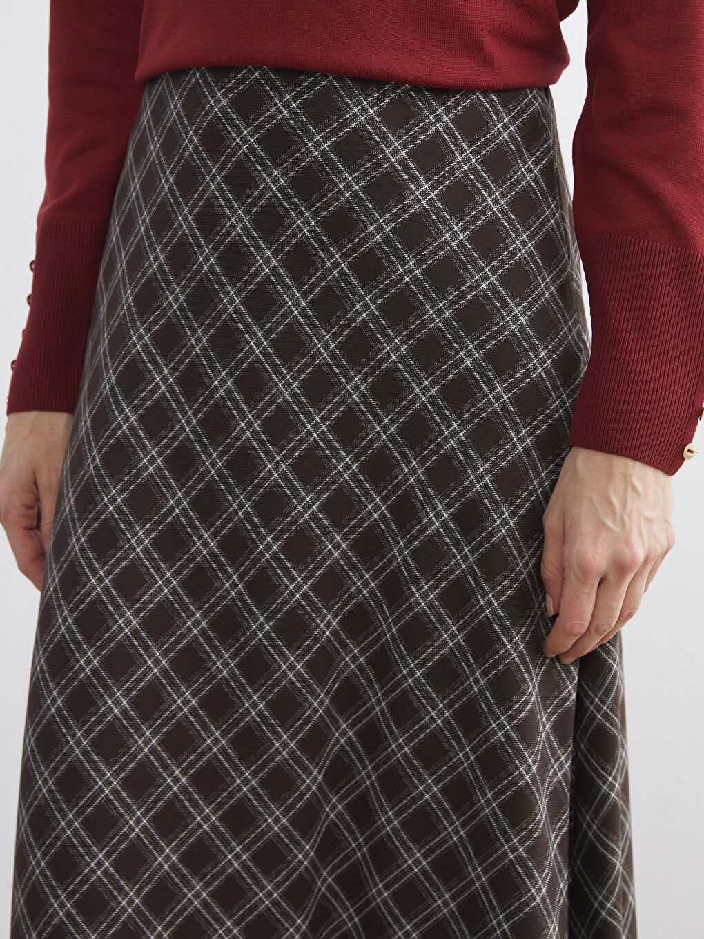 Kahverengi Beli Fermuarlı Baklava Desenli A Kesim Etek-2