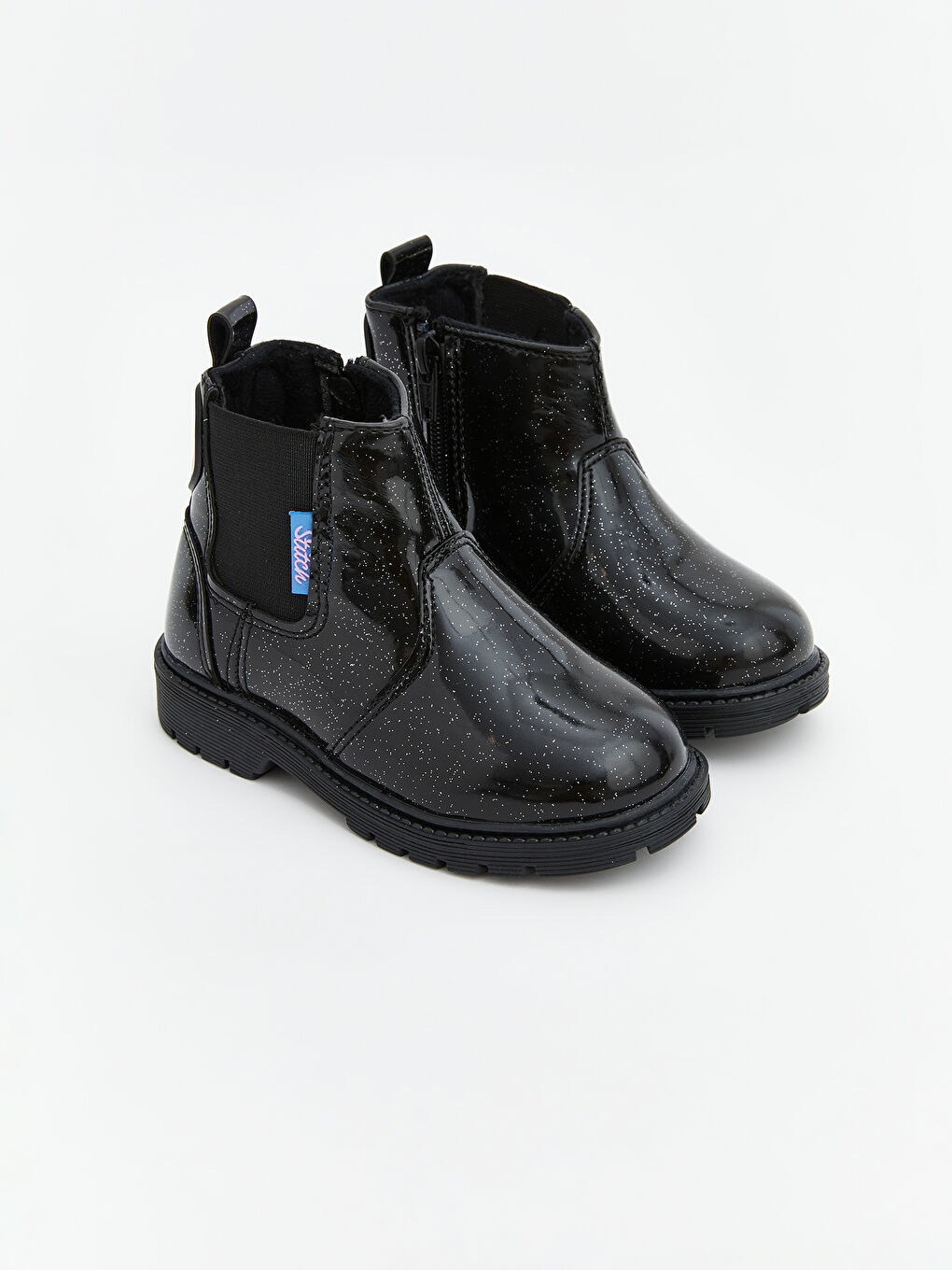 Siyah Parlak Görünümlü Kız Çocuk Bot