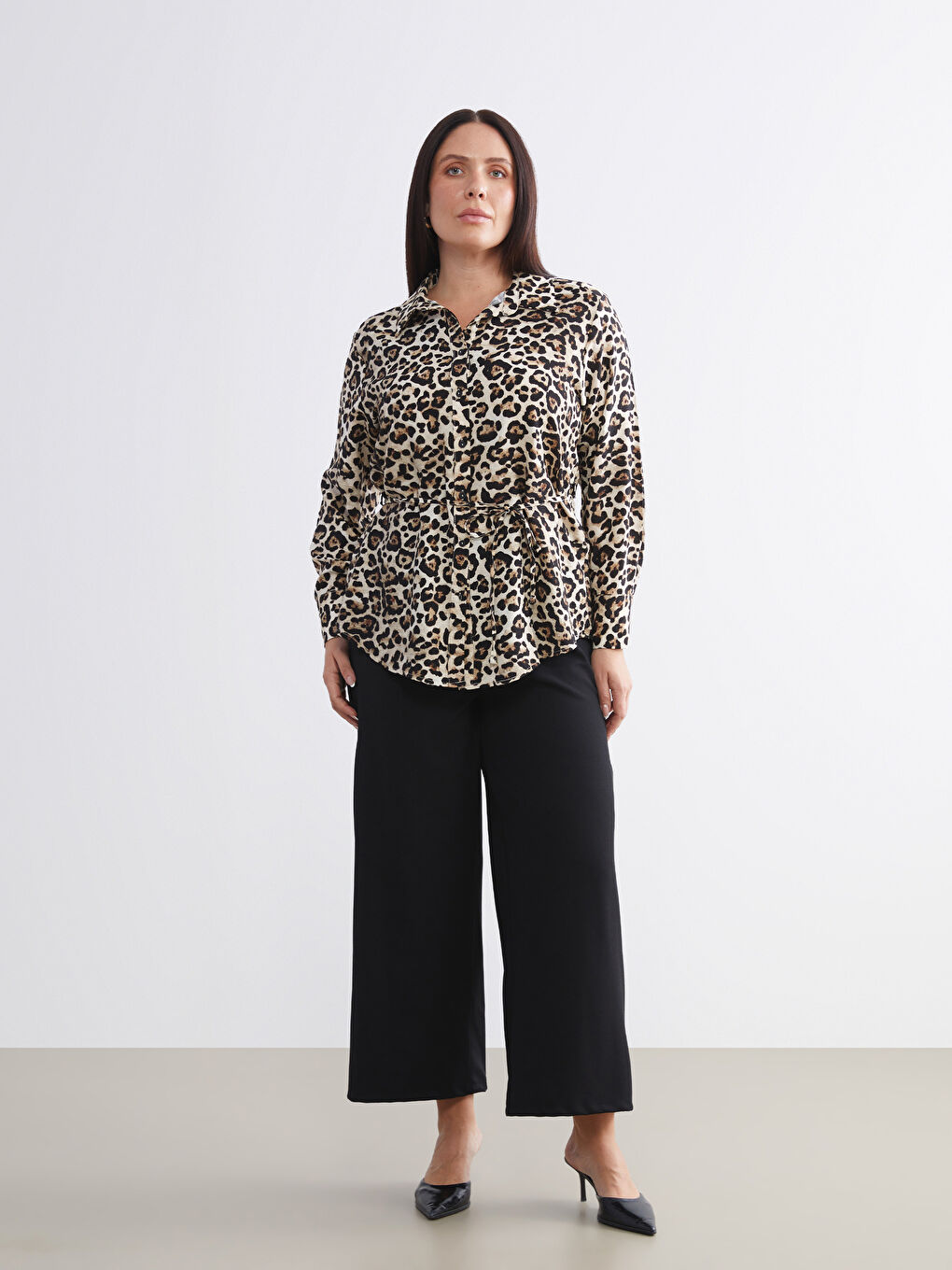 Kahverengi Büyük Beden Leopar Desenli Kadın Gömlek-6